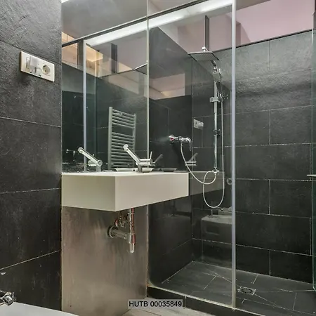 Alcam Les Corts Apartment Barcelona